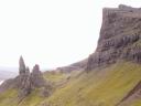 The Old Man of Storr (vlevo dole)