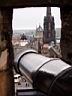Edinburgh - pohled z hradu na Royal Mile